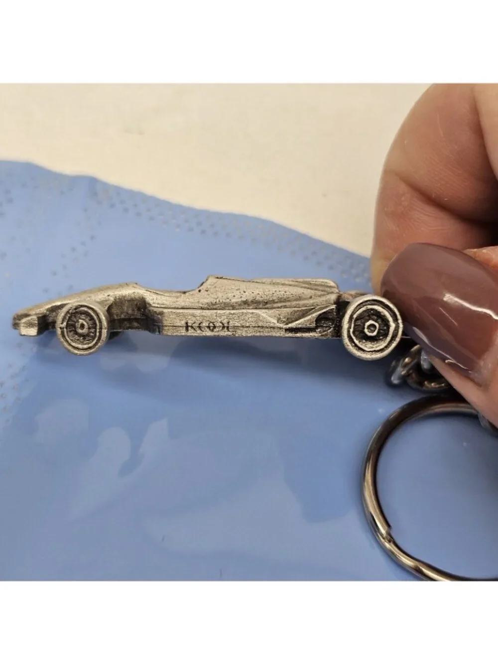 Vintage TEAM KOOL cigarettes GREEN Indy Race Car Pewter Key Chain 2.25